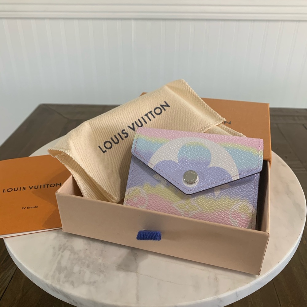 ⭐️SOLD⭐️Escale Zoe Wallet